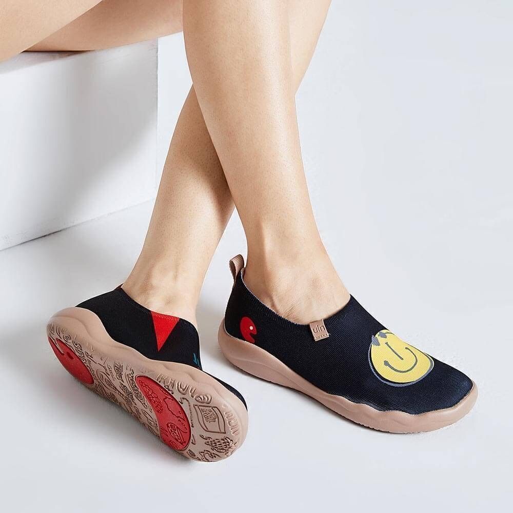 UIN Men's Slip On Fashion Sneakers Casual Comfort Soft Shoes (Smiley- Black)